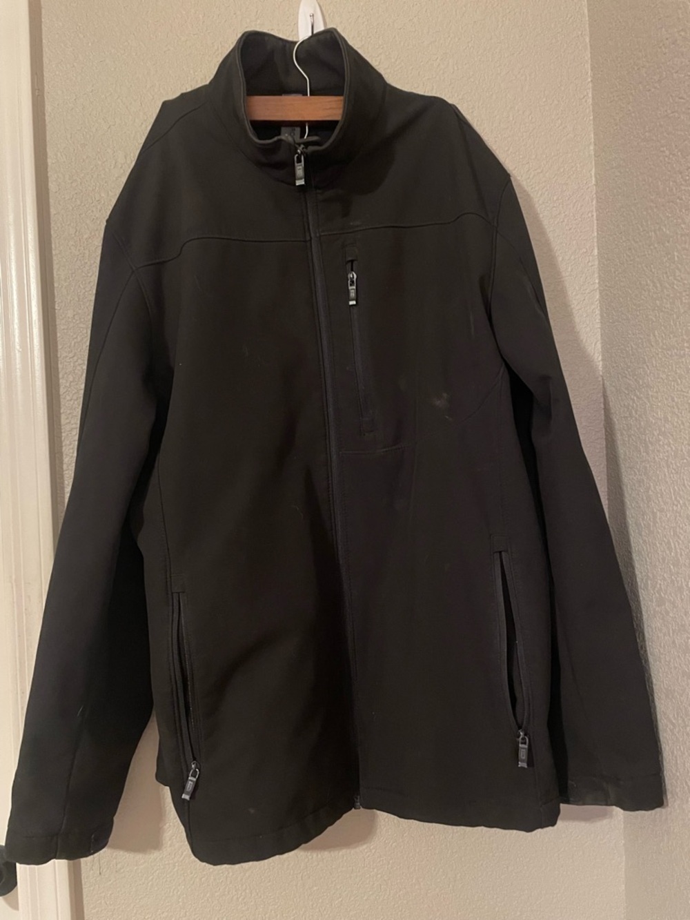 Weatherproof Men's Black Lightweight Softshell Jacket